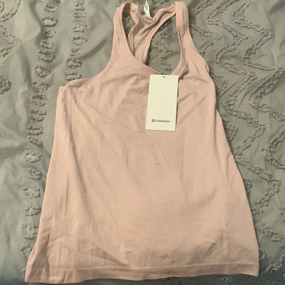 NWT! Size 8 lululemon swiftly tech racer back 2.0 in light pink